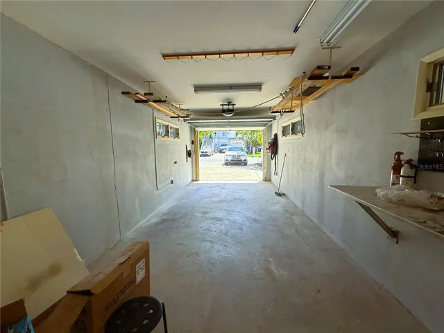 1 Car Garage