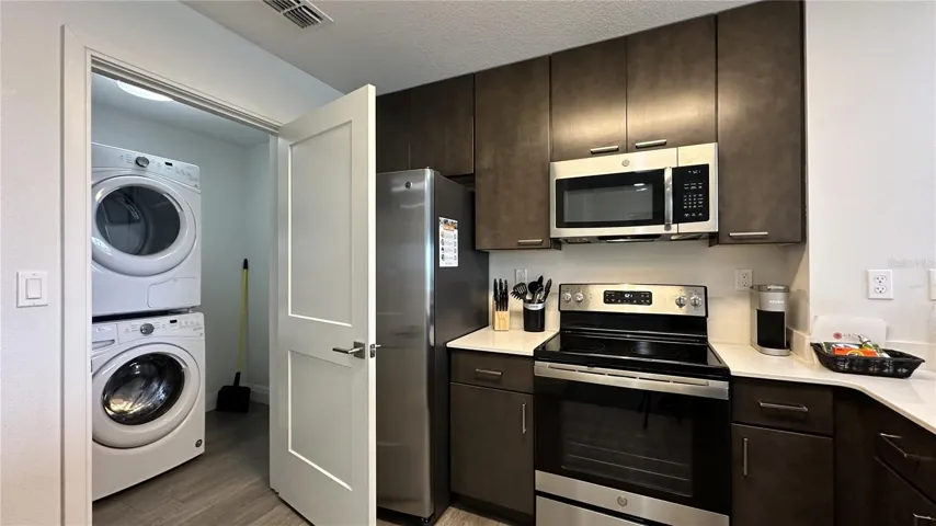 Kitchen/Laundry