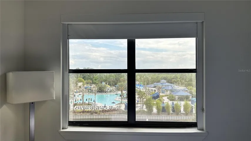 Guest bedroom w/superior pool view
