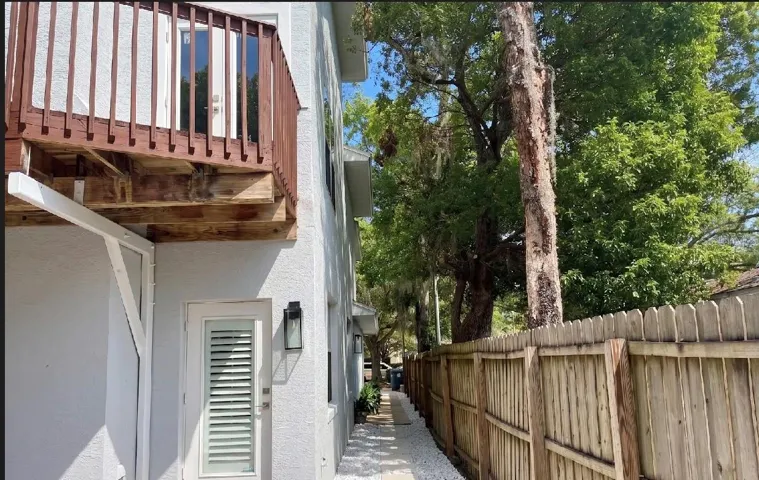 Back deck/upper and lower