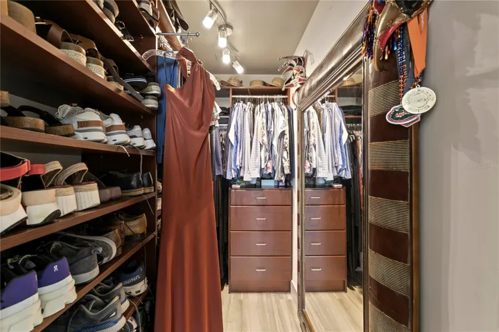 walk-in closet