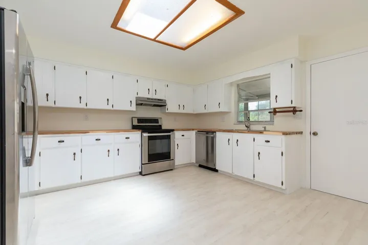 Kitchen to patio 1