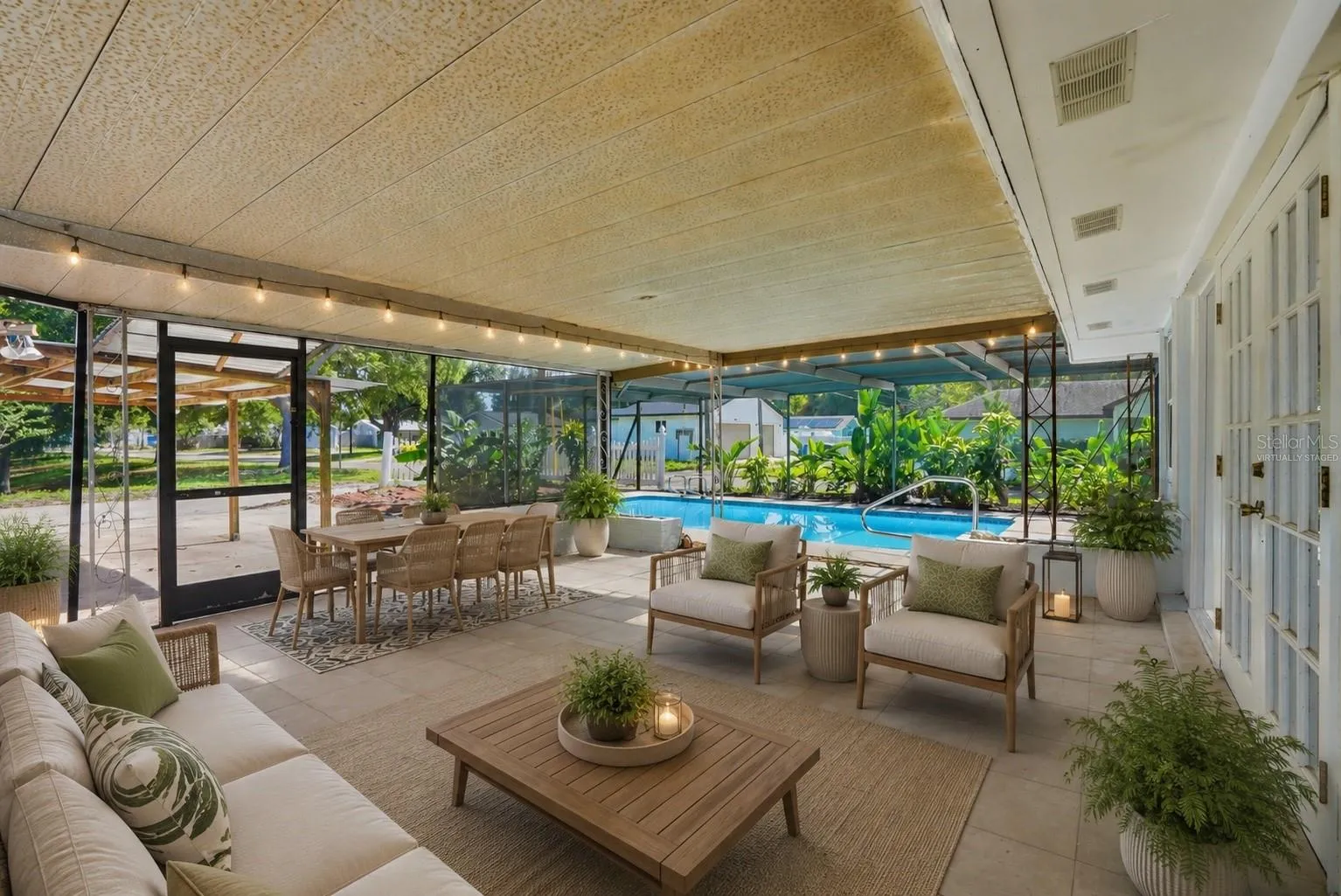 Screened-In Outdoor Patio Virtually Staged