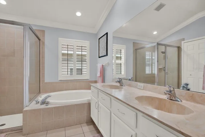 Main Floor Ensuite