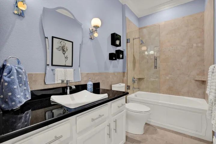 Main Floor Full Bath