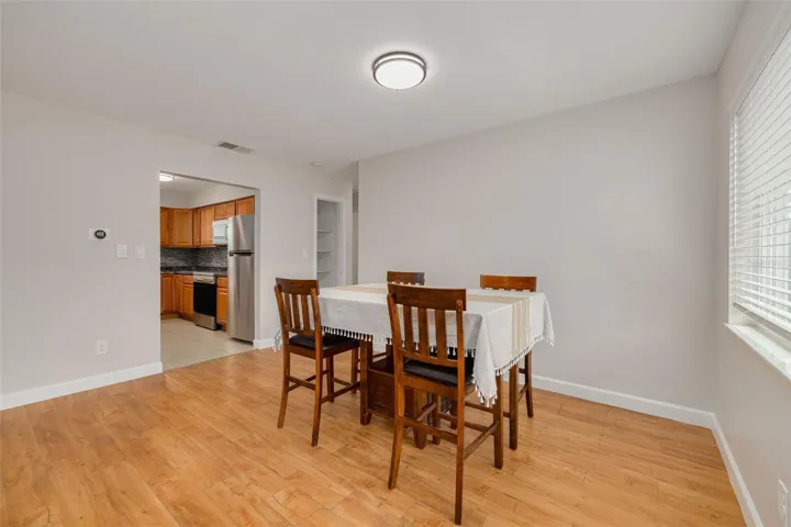 Dining into Kitchen