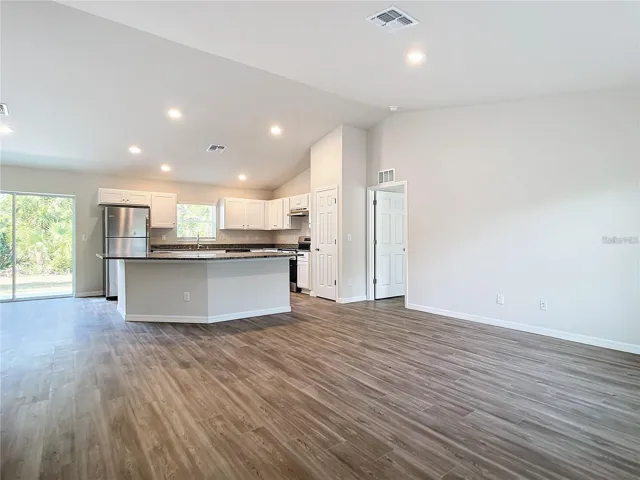 Family to Kitchen