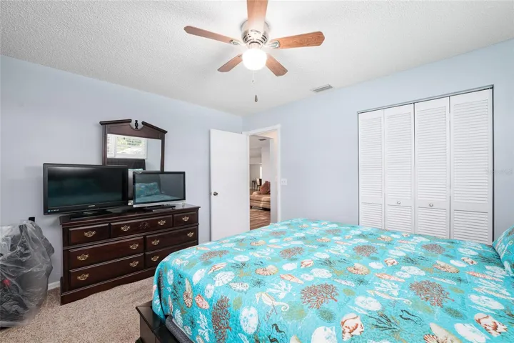 Guest bedroom