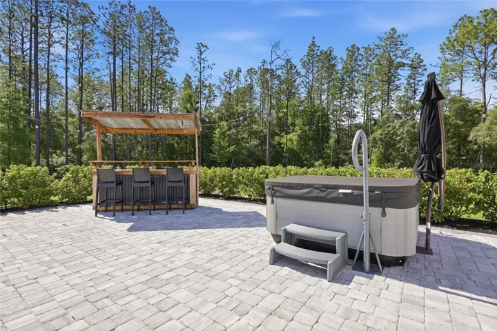 pack entertaining area