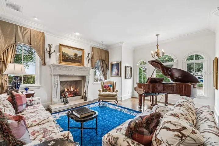 Formal living room and or sitting area