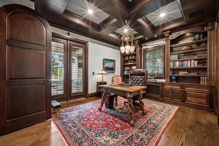 Office or 5th bedroom