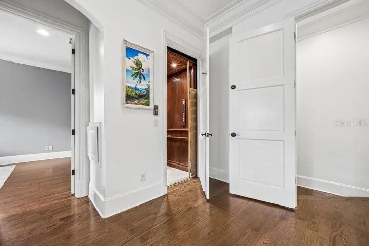 Elevator to loft area upstairs