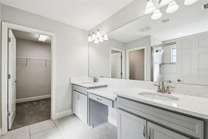 Upstairs Primary Bathroom