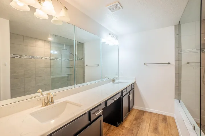 Dual sinks