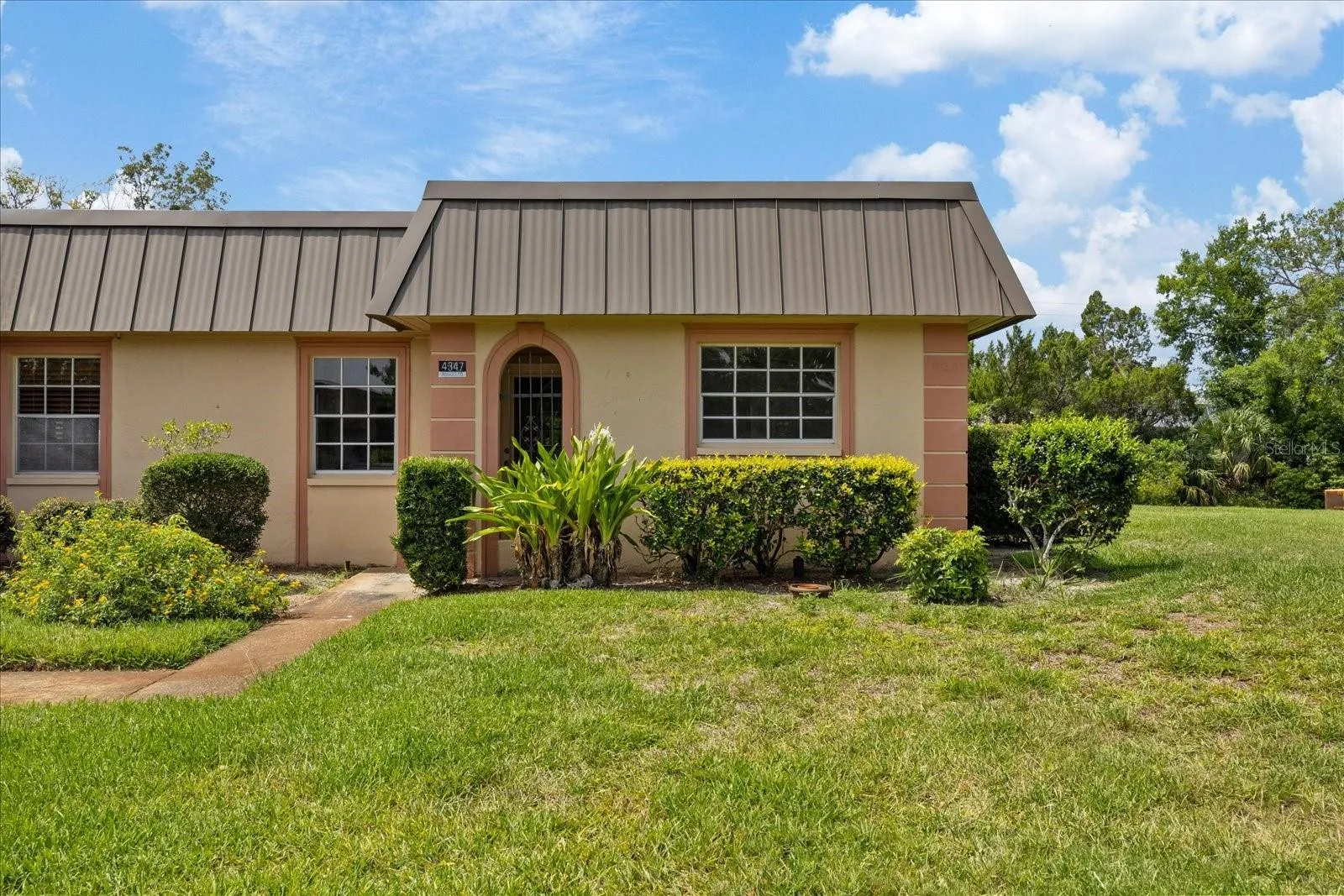 Front of condo-end unit