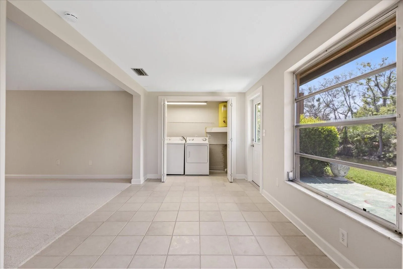 Lanai with laundry closet