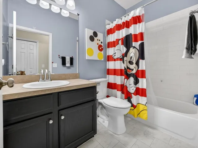 Full Bathroom 2