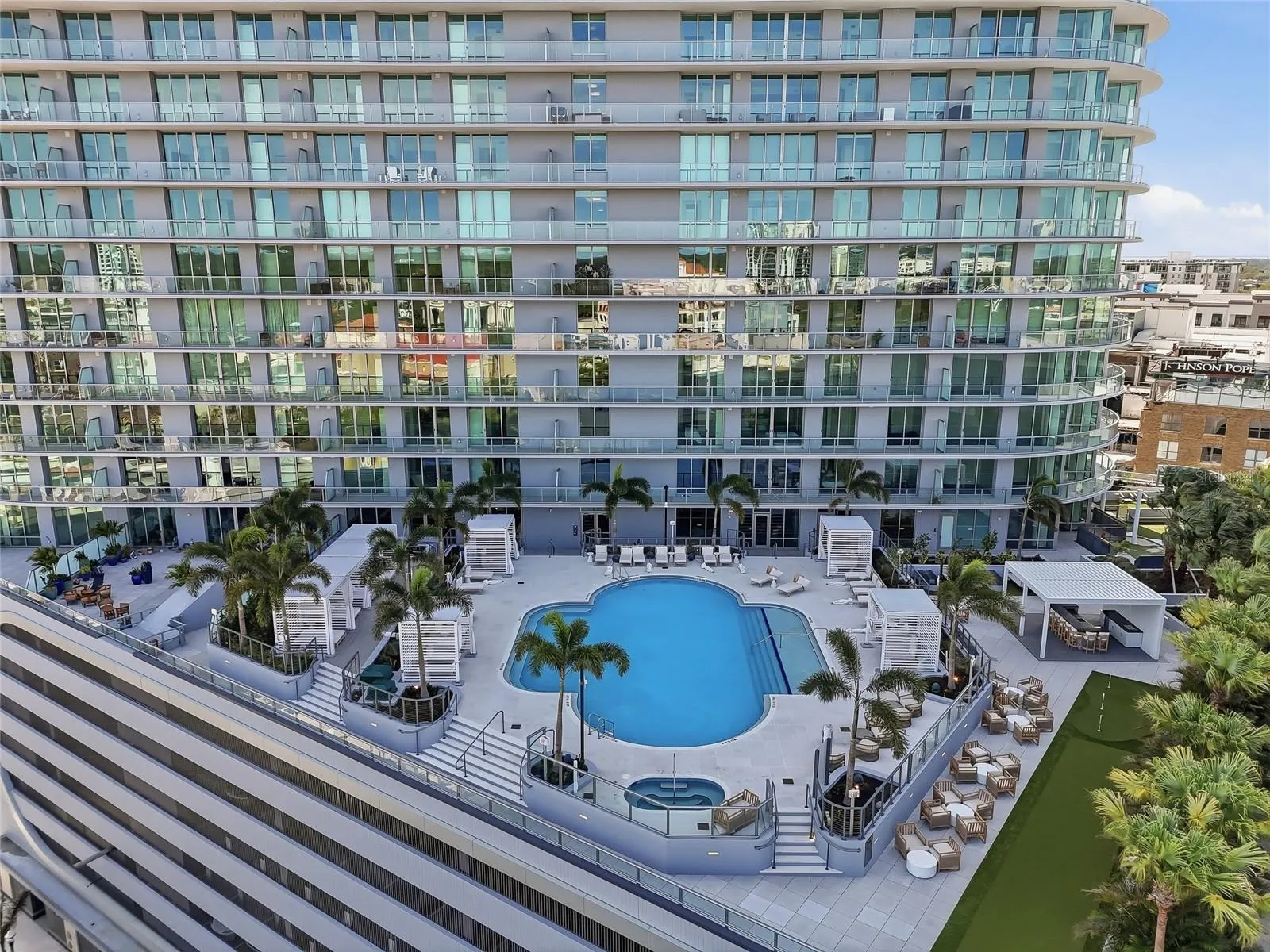 The amenity deck is on floor 7