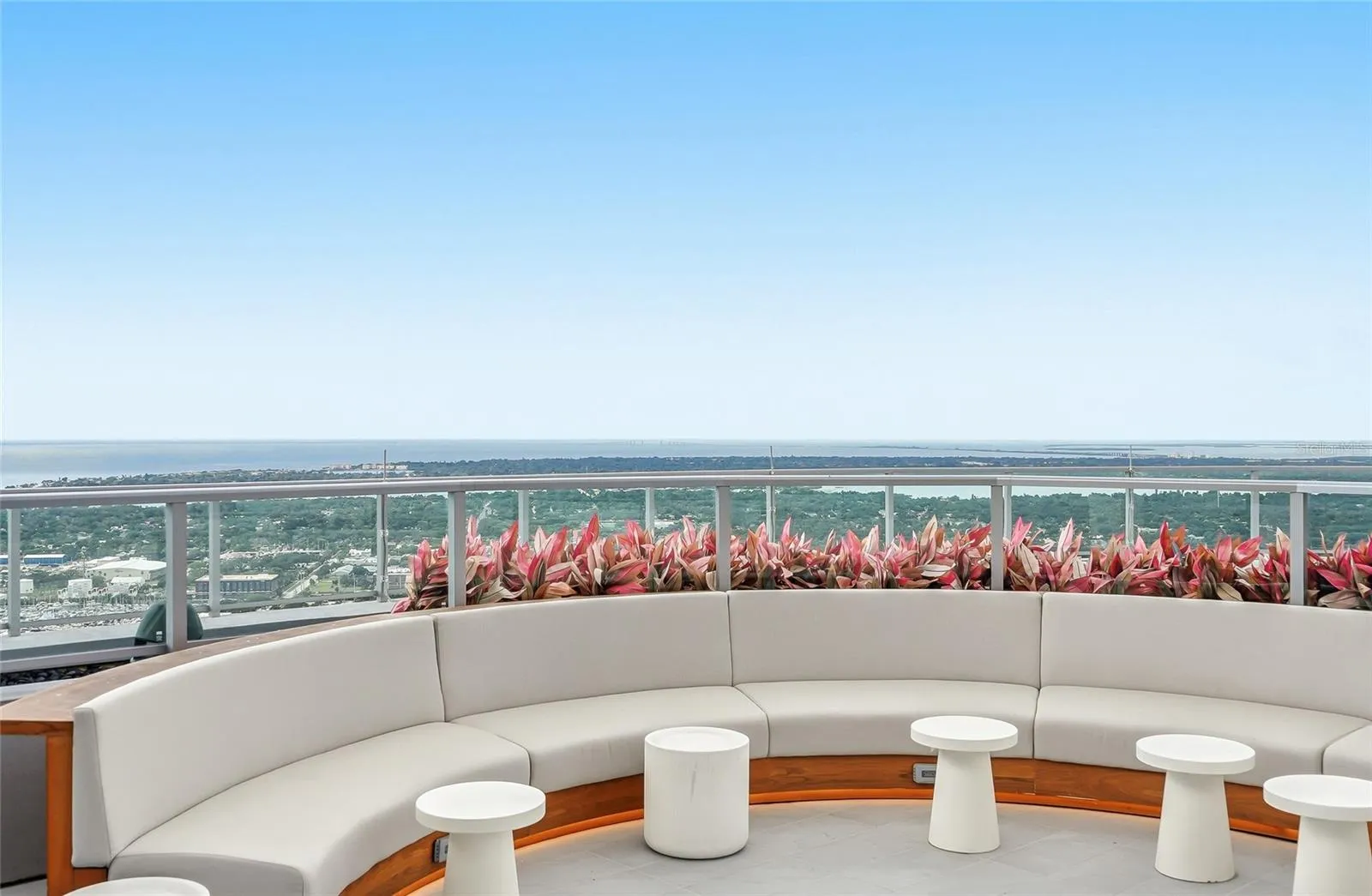 Toplevel observation deck