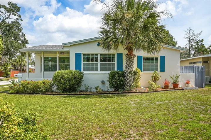 Welcome to this Snell Shores Beauty on a massive, corner lot.