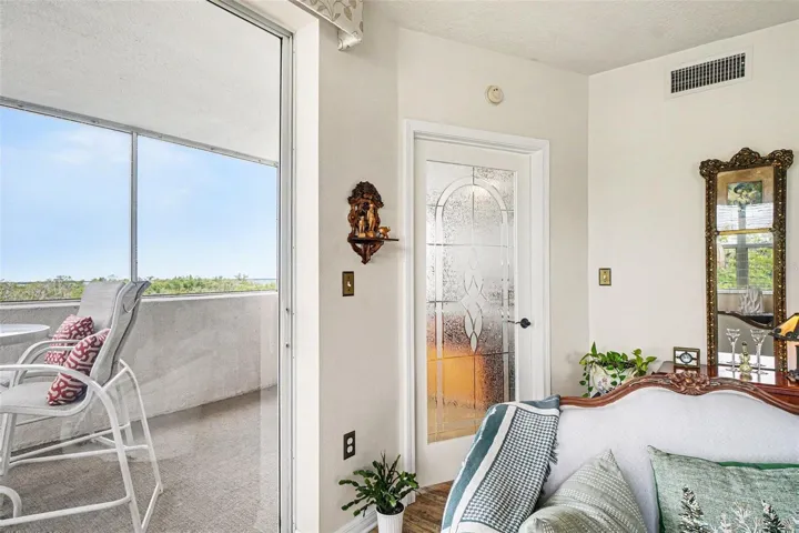 Door to primary bedroom