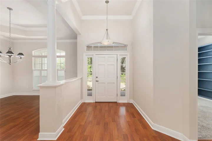 Foyer/Dining Room