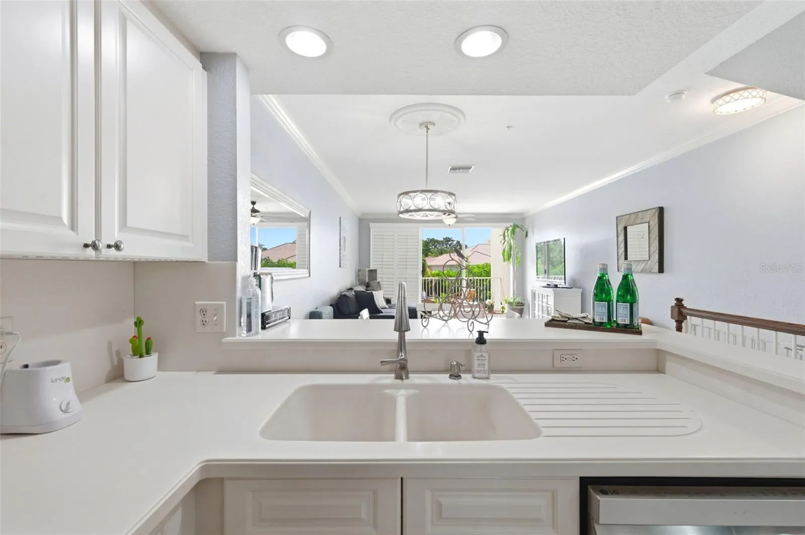 Impeccably maintained kitchen