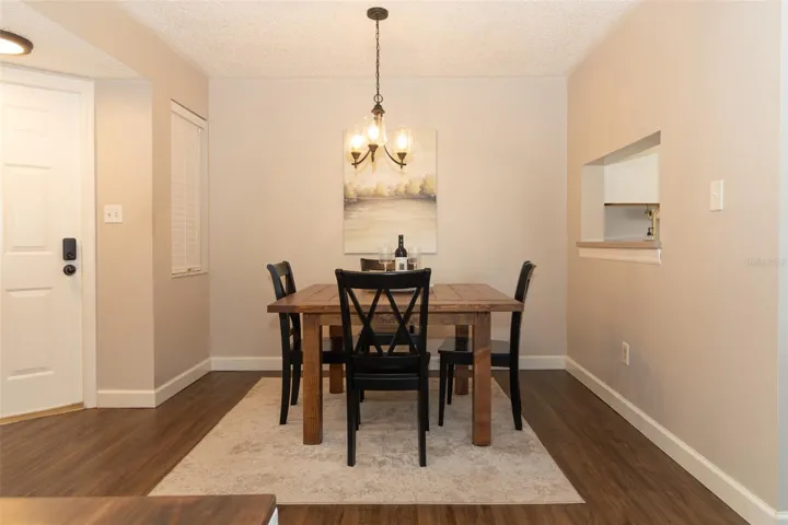 Pass hors d'oeuvres from the kitchen to your dining guests.