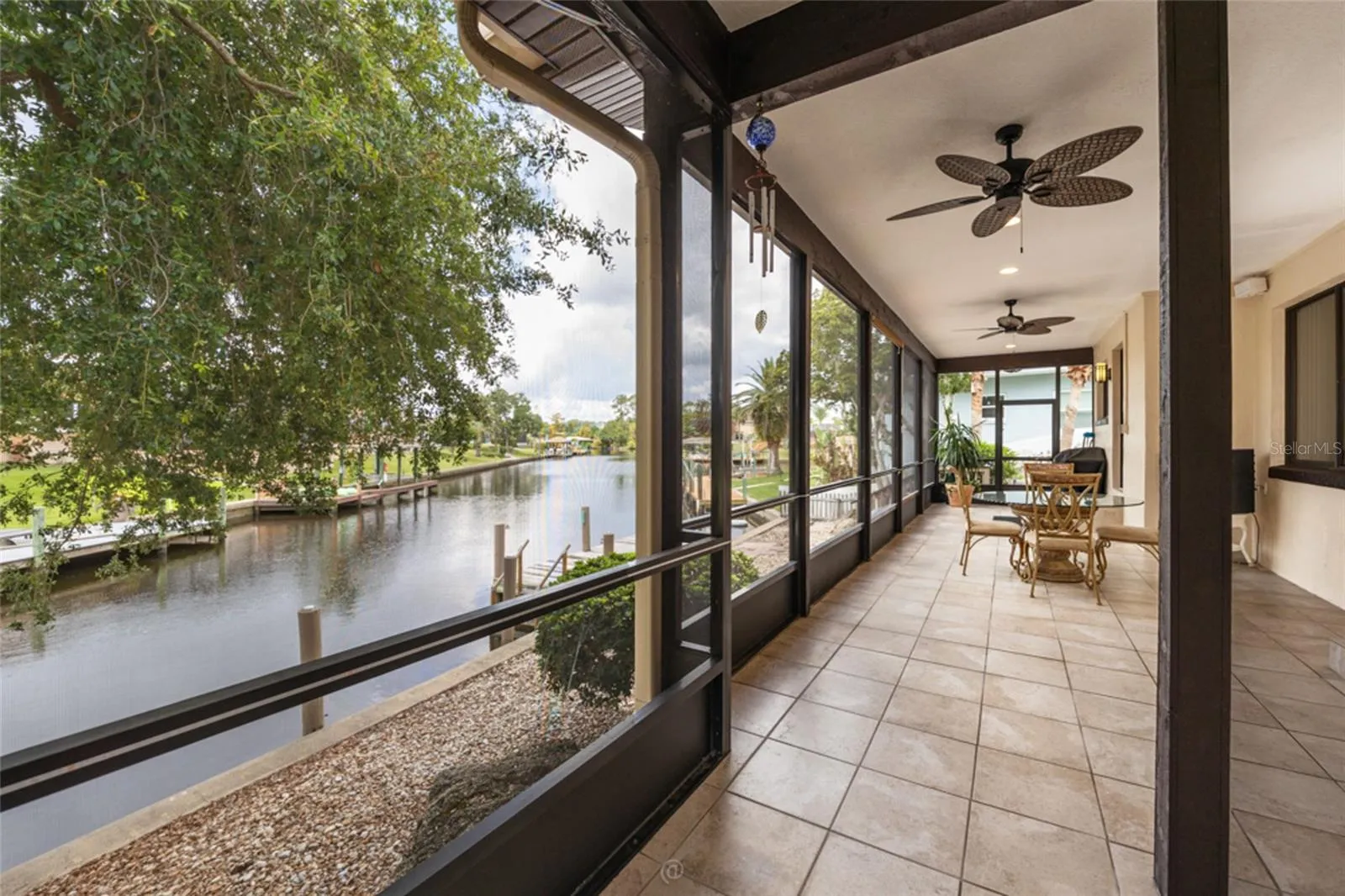 Very Private Location shaded By Live Oak Trees
