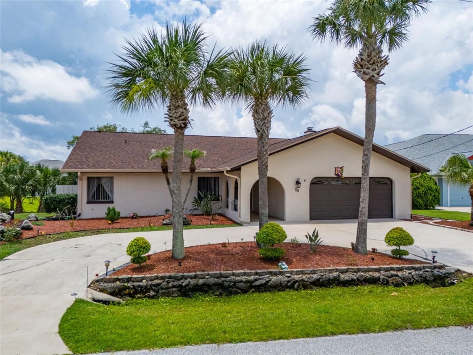 Sweeping Circular Driveway With Additional Parking Space