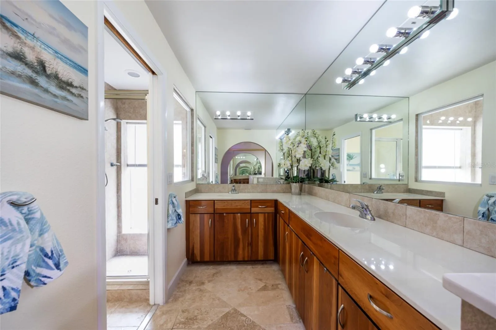 Ensuite Bathroom With Double Vanity And Sinks