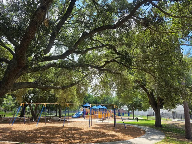 nearby Ivey Lane Park
