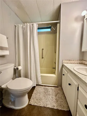 2nd Bathroom