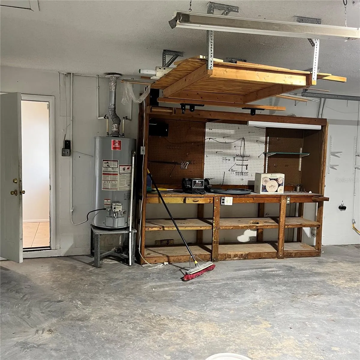 GAS WATER HEATER. WASHER AND DRYER HOOKUP INSIDE DOUBLE GARAGE