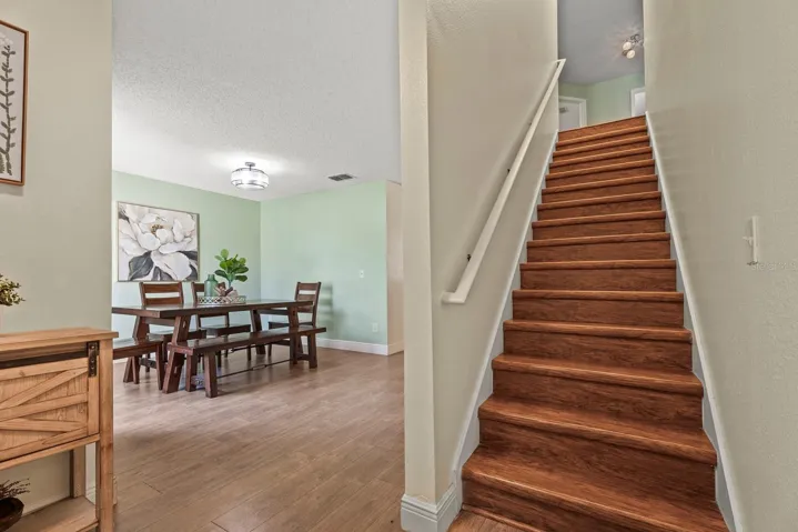 Let's go upstairs!