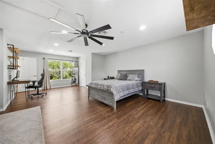 Bedroom 4 (second ensuite)