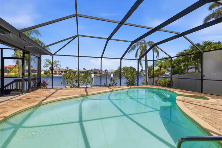 This view with coffee in the morning is amazing! Heated Pool! Yes swim all year with ease!