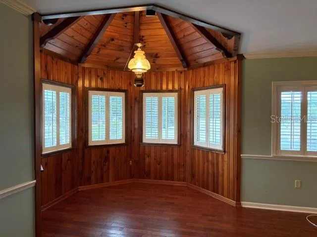 Bay window sitting area