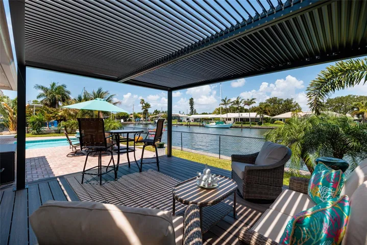 Exterior Back/Pergola