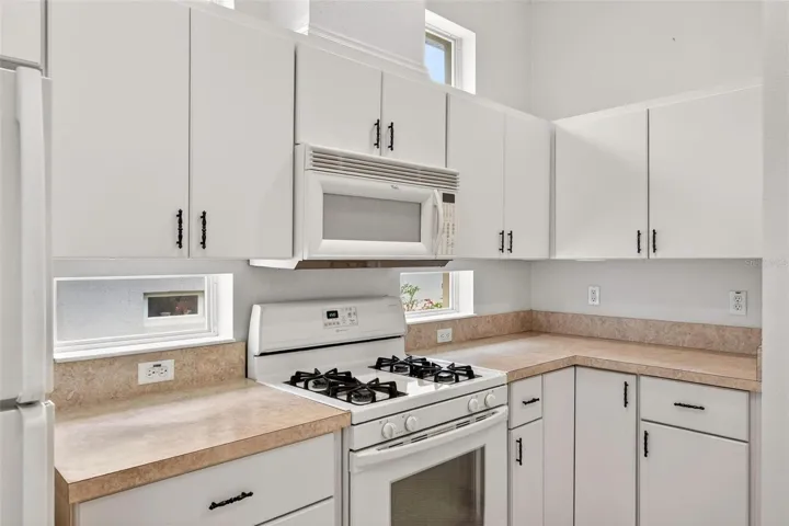 Gas stove