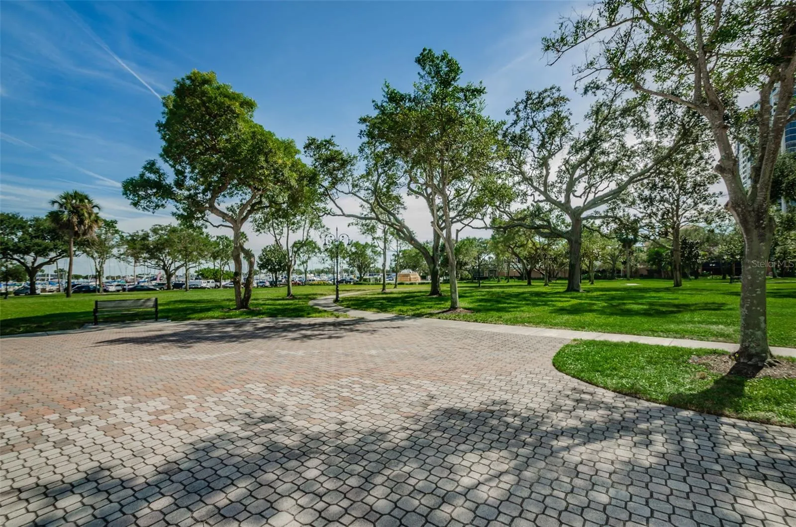 North Straub Park and South Straub Park are connected, lushly landscaped waterfront spaces spanning about 12 acres in downtown.