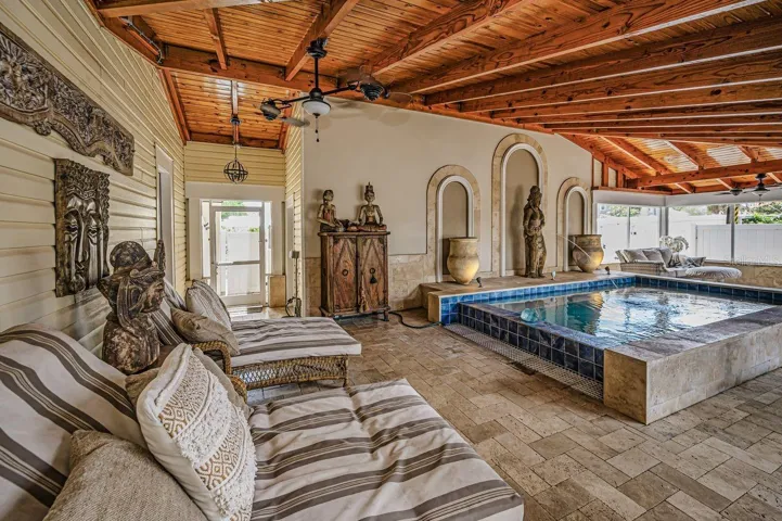 Two large relaxing over-size lounge chairs await you for a relaxing experience.