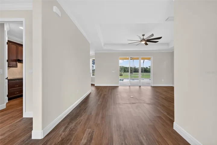 The 8'x8' foyer ready to be decorated ~