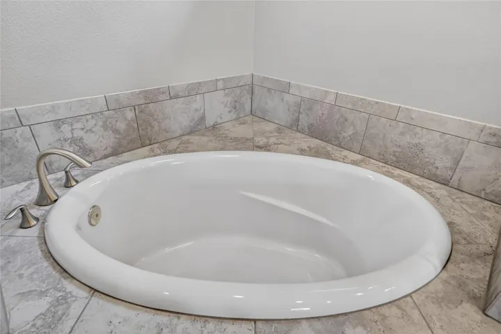 Deep soaking tub ~