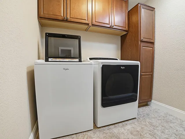 New Washer & Dryer - Lots of cabinets.