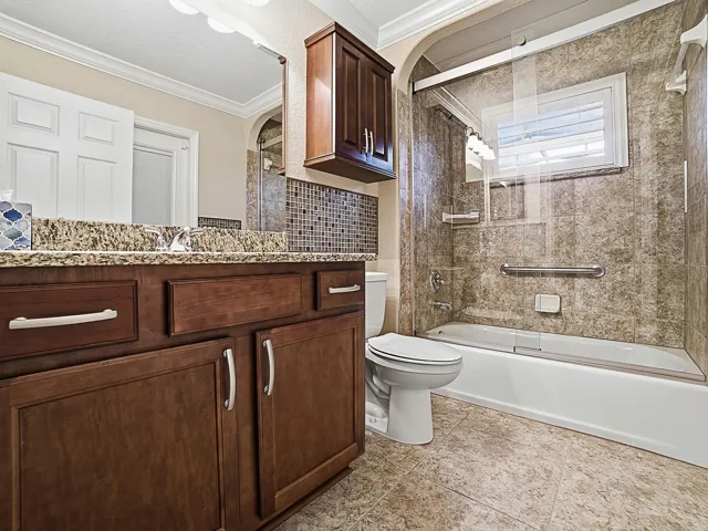 Guest Bathroom Leads to Lanai