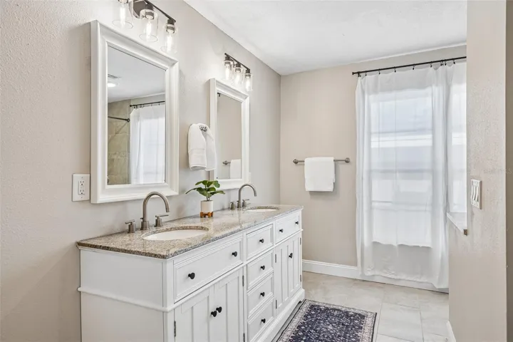 Primary En Suite Bathroom