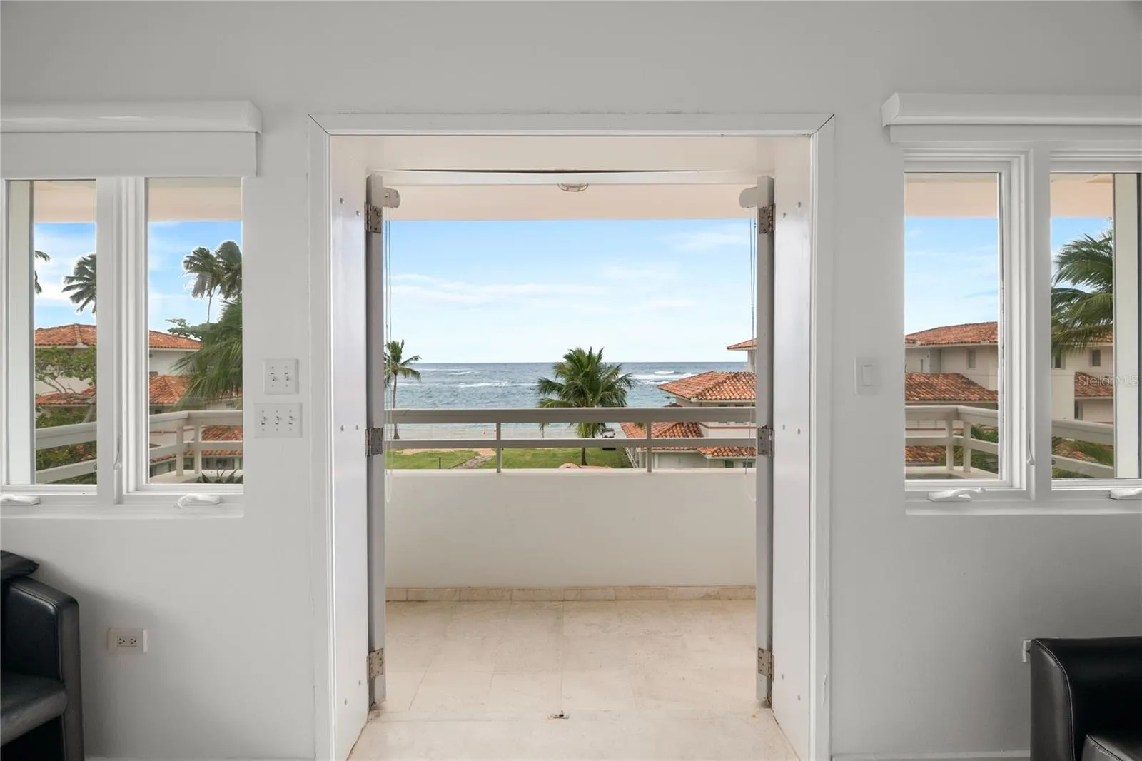 3rd Floor Bedroom with Ocean Views!