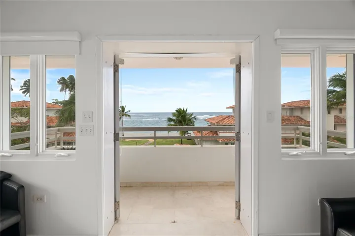 3rd Floor Bedroom with Ocean Views!