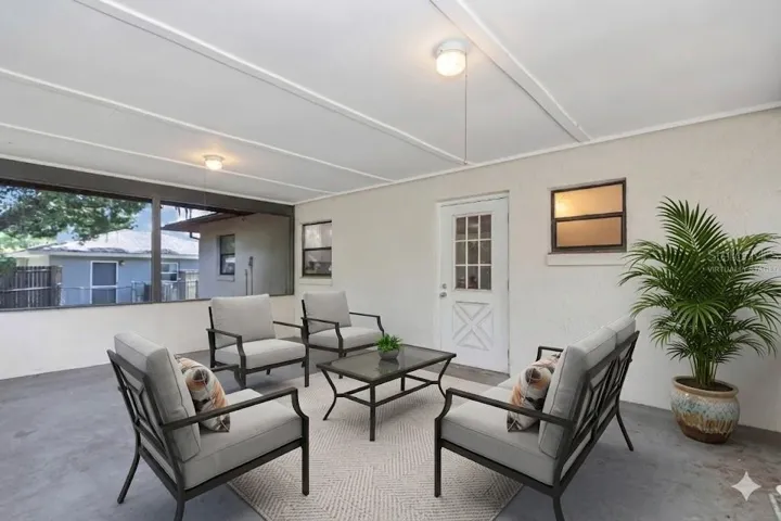 Screened in porch-virtually staged
